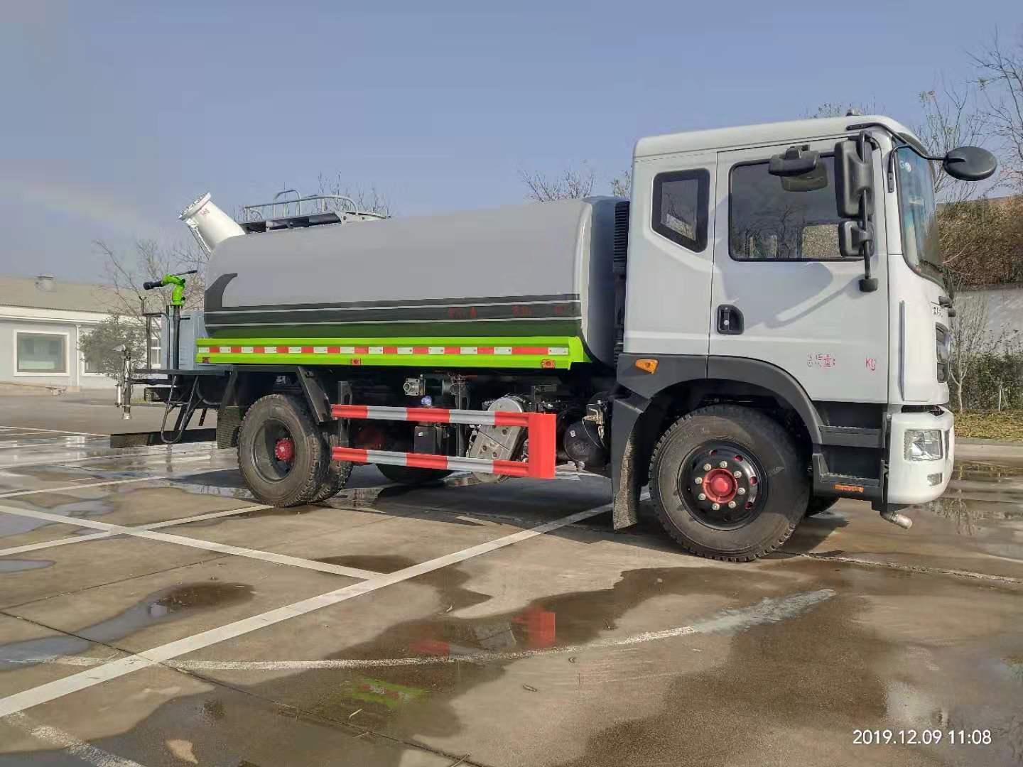30米東風霧炮車綠化噴灑車